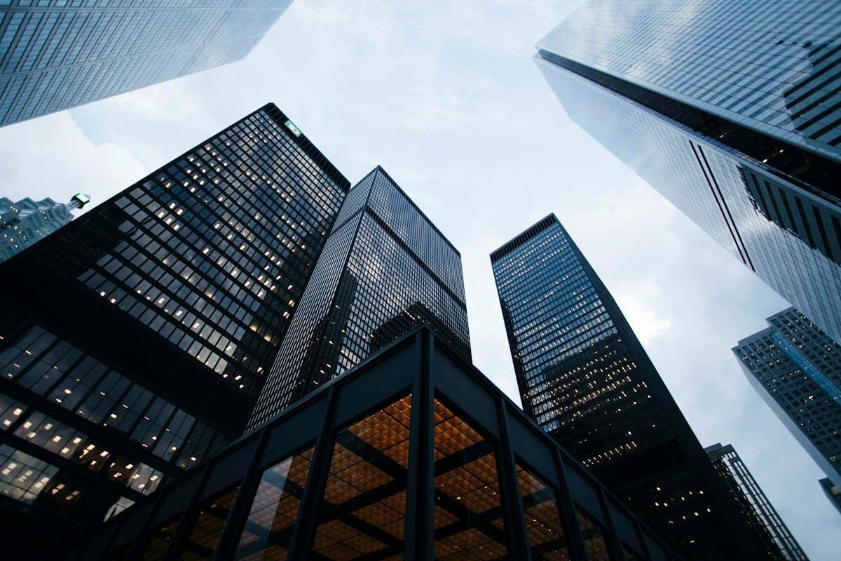 Edifício corporativo — imagem conceitual